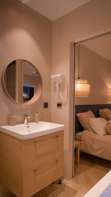 Suite De Luxe Jacuzzi Balneo,King Size Bed Collobrières Εξωτερικό φωτογραφία