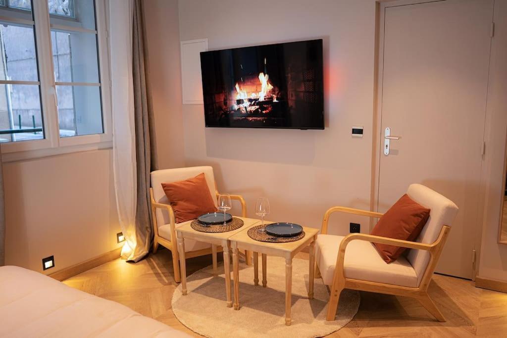 Suite De Luxe Jacuzzi Balneo,King Size Bed Collobrières Εξωτερικό φωτογραφία